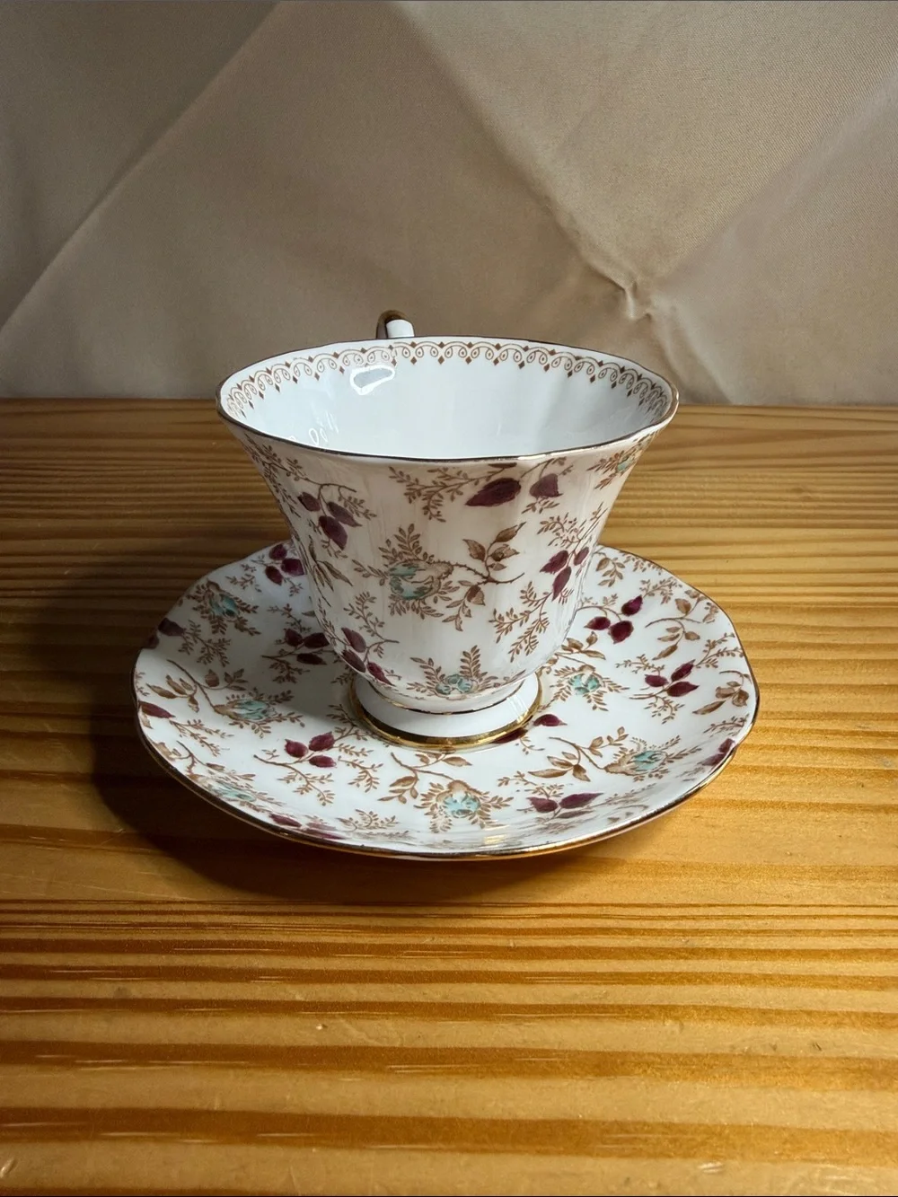 Vintage Tuscan Fine Bone China Teacup & Saucer Set - Charmaine Pattern D1152